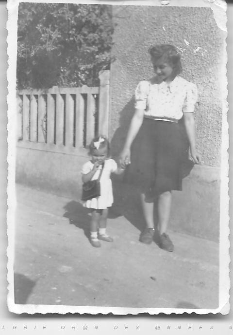 Avec ma marraine, Av. du Parc 05 45.jpg